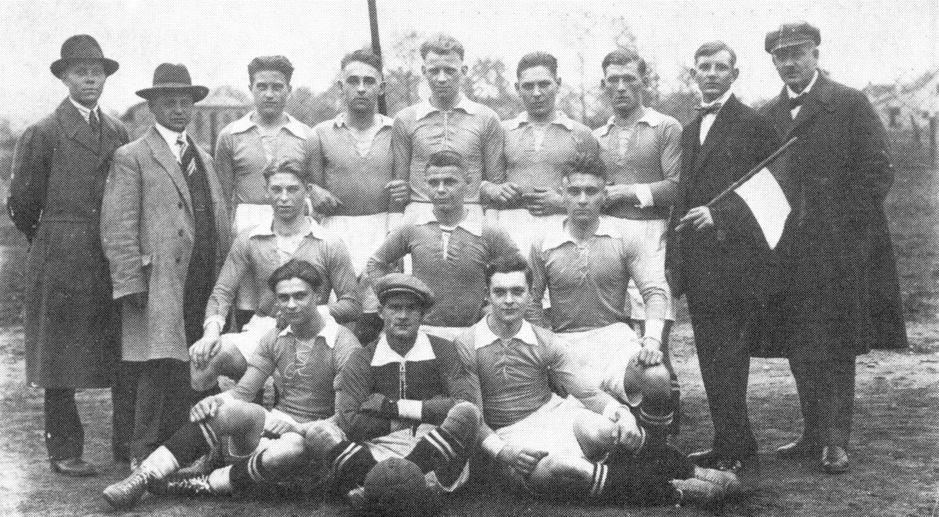 Erste Mannschaft des Hildener Fussballclub 05 im Jahre 1925